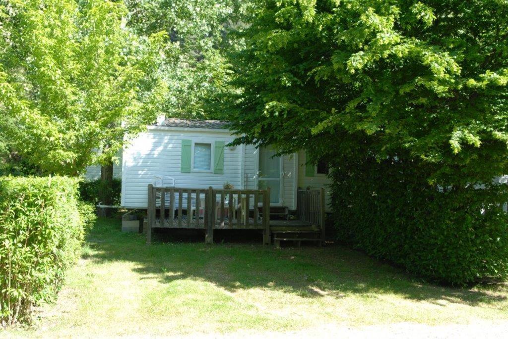 Camping Le Ventadour Meyras Dış mekan fotoğraf