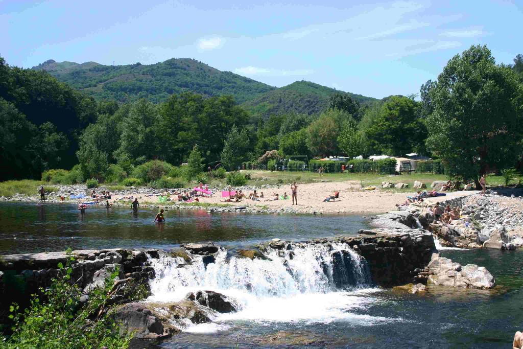 Camping Le Ventadour Meyras Dış mekan fotoğraf