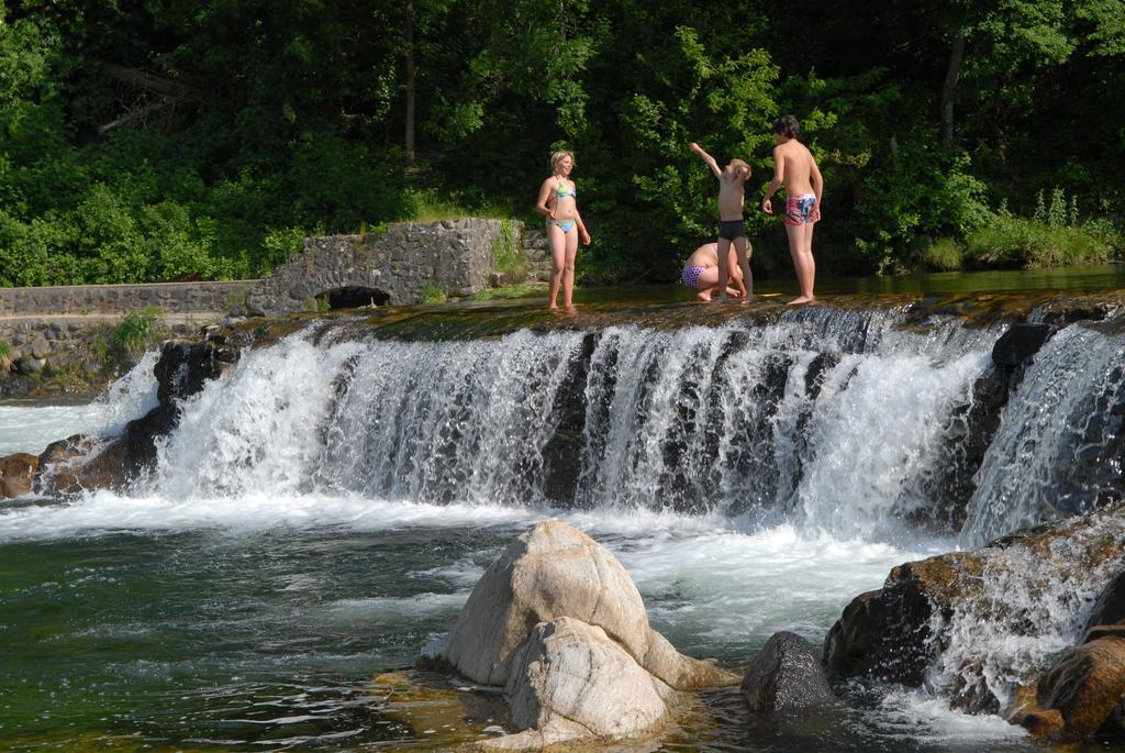 Camping Le Ventadour Meyras Dış mekan fotoğraf