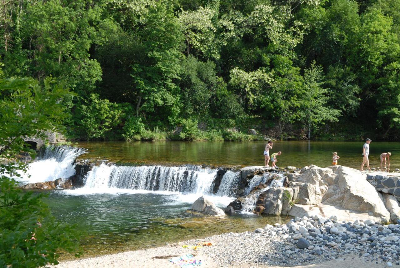 Camping Le Ventadour Meyras Dış mekan fotoğraf