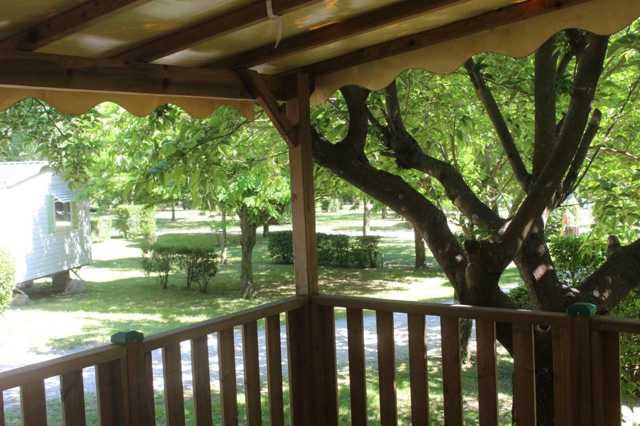 Camping Le Ventadour Meyras Dış mekan fotoğraf